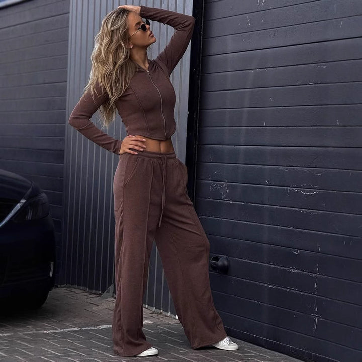 Kvinnors avslappnade fleece lounge kostym med modern huva och elastisk midja Mirla-Eva Jonsson