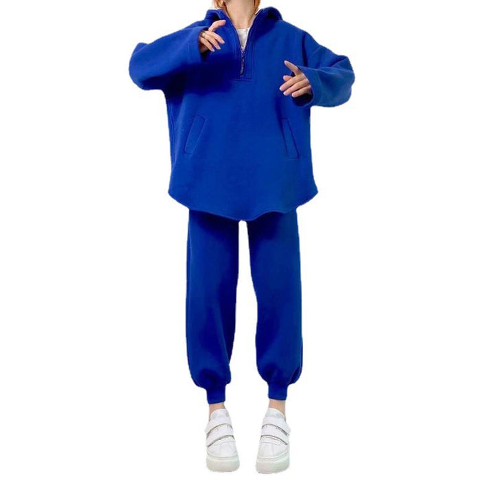 Kvinnors avslappnade fleece set med modern dragkedja och vida ben Mirla-Eva Jonsson