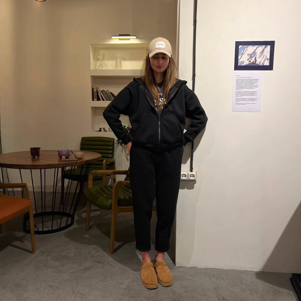 Kvinnors avslappnade fleece-träningsdress med huva och bekväma manschetter Mirla-Eva Jonsson