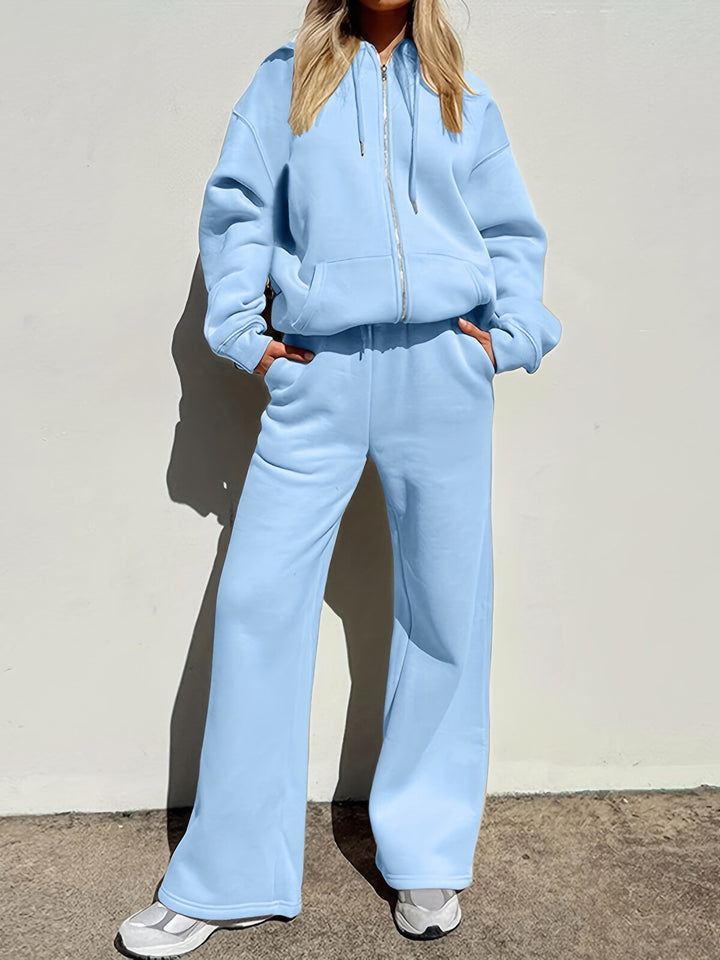 Kvinnors avslappnade fritids-set med modern oversized hoodie och lösa byxor Stil Mirla-Eva Jonsson