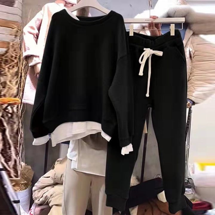 Kvinnors avslappnade fritids sportset med oversized tröja och avslappnade joggers Mirla-Eva Jonsson