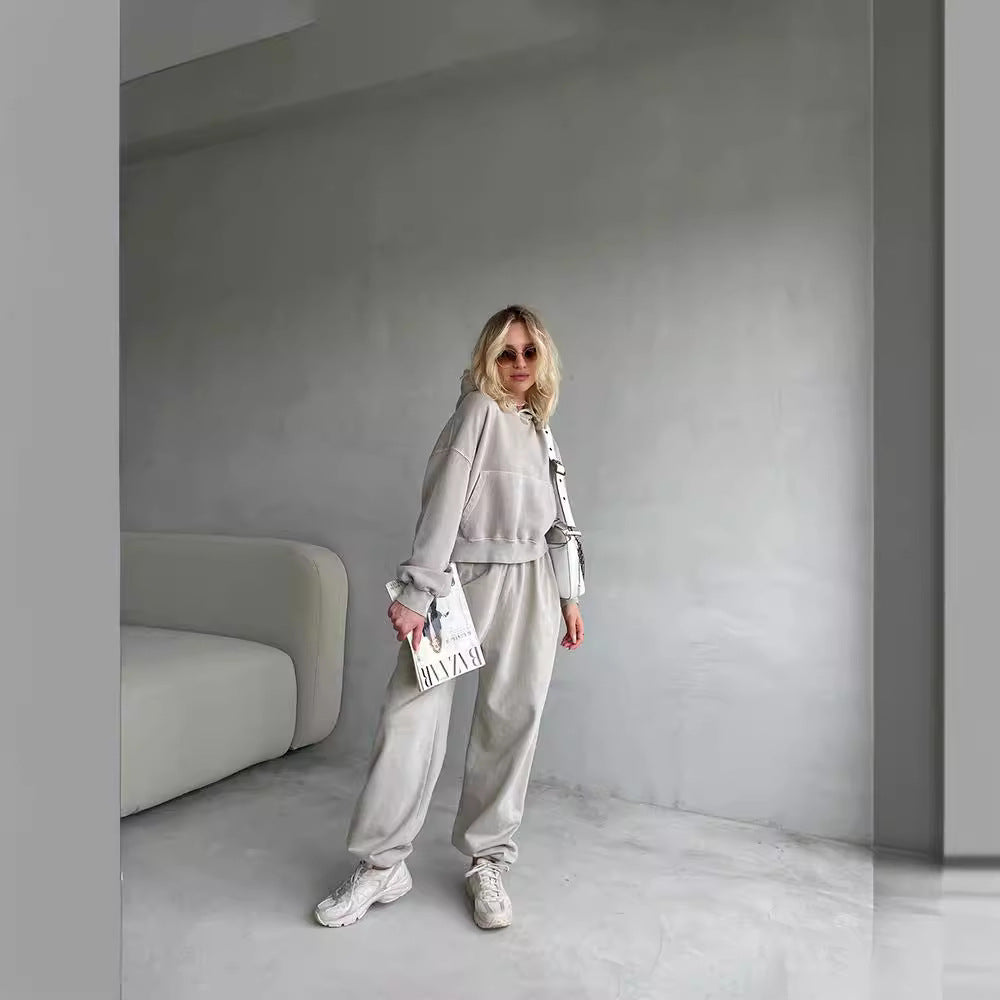 Kvinnors avslappnade hoodie-jacka gjord av mjukt sweatshirt-tyg Mirla-Eva Jonsson