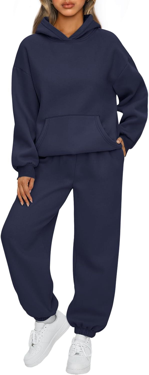 Kvinnors avslappnade hoodie jumpsuit i högkvalitativt sweatmaterial med praktiska fickor Mirla-Eva Jonsson