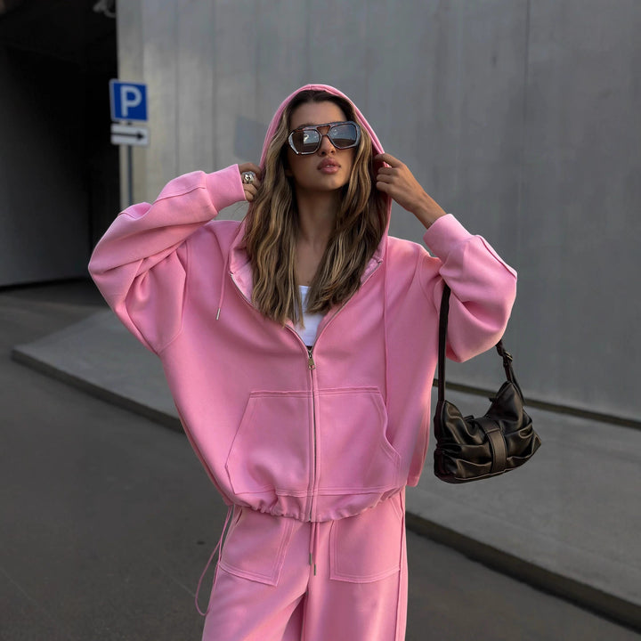Kvinnors avslappnade hoodie jumpsuit med en lös passform och praktiska fickor Mirla-Eva Jonsson