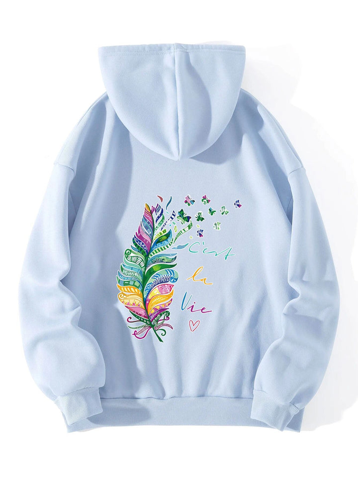 Kvinnors avslappnade hoodie med färgglad fjäderdesign och inspirerande text Mirla-Eva Jonsson