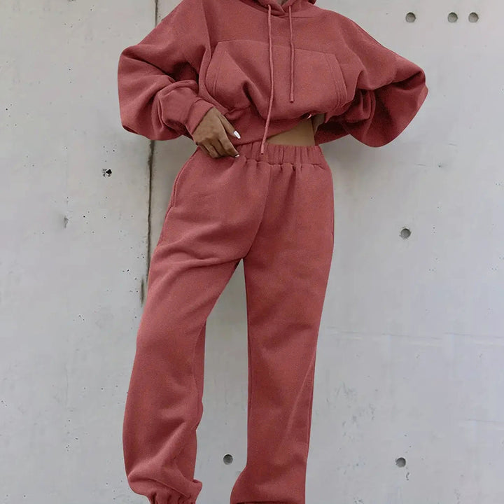 Kvinnors avslappnade hoodie med hög midja och bekväma joggers Mirla-Eva Jonsson