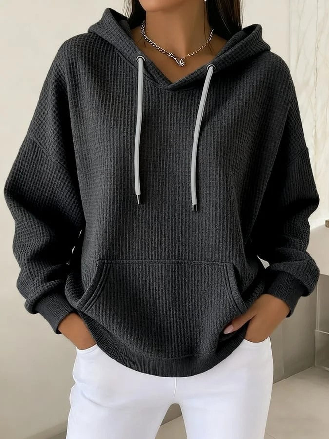 Kvinnors avslappnade hoodie med texturerat tyg Mirla-Eva Jonsson