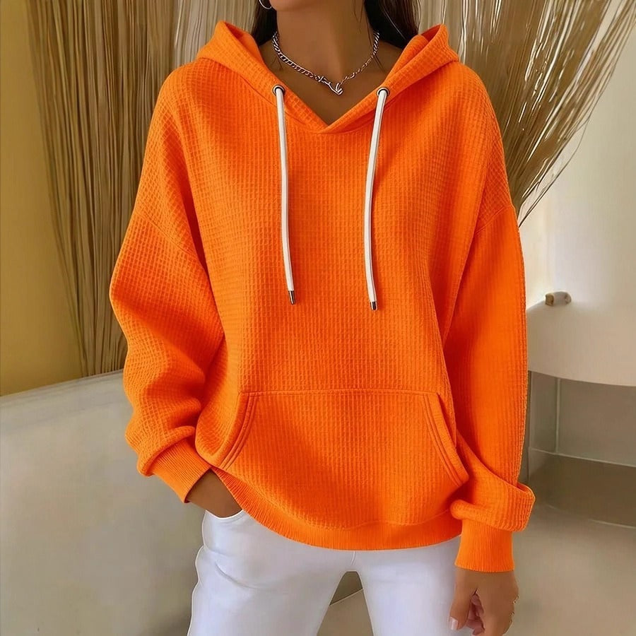 Kvinnors avslappnade hoodie med texturerat tyg Mirla-Eva Jonsson