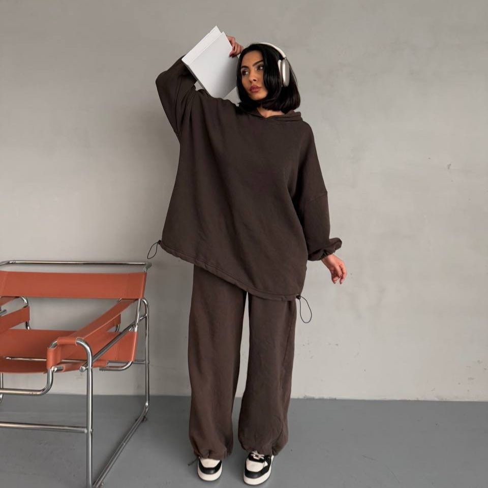Kvinnors avslappnade hoodie och breda joggbyxor set Mirla-Eva Jonsson