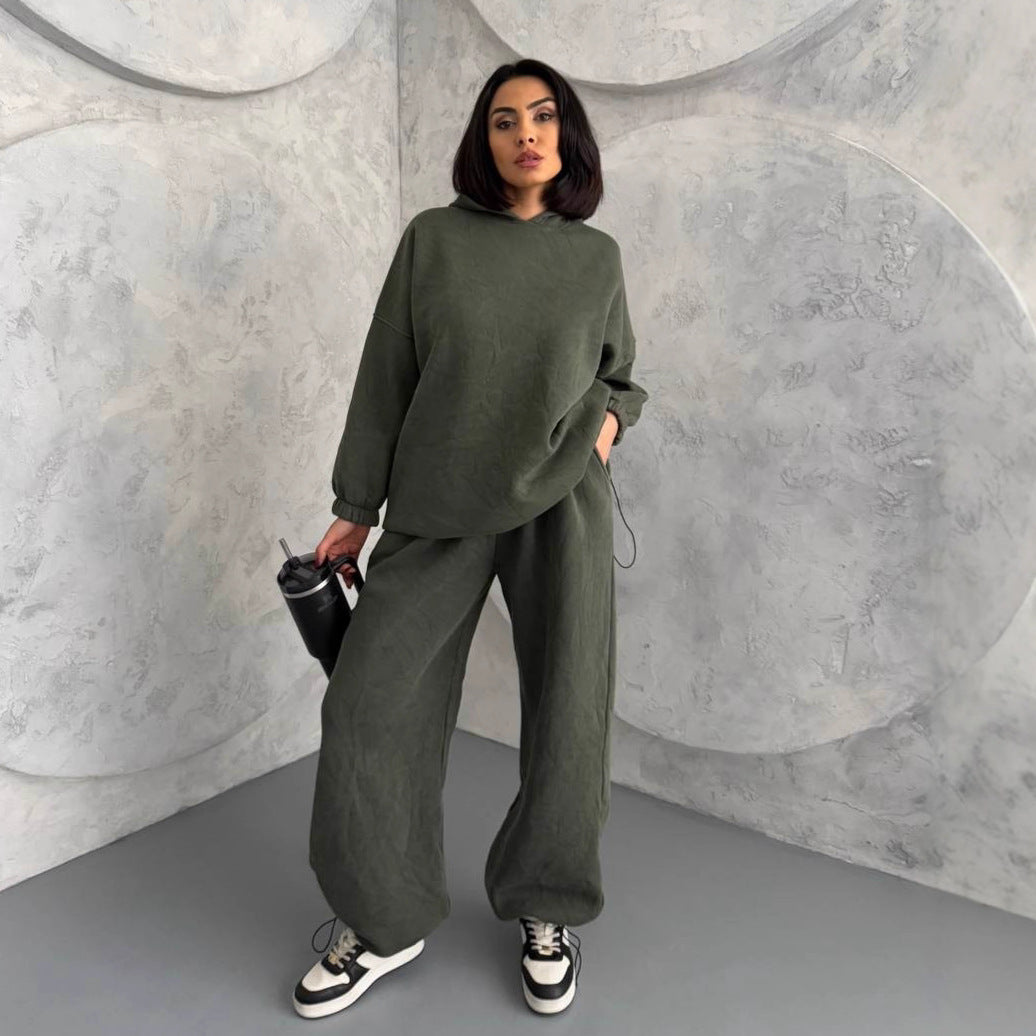 Kvinnors avslappnade hoodie och breda joggbyxor set Mirla-Eva Jonsson