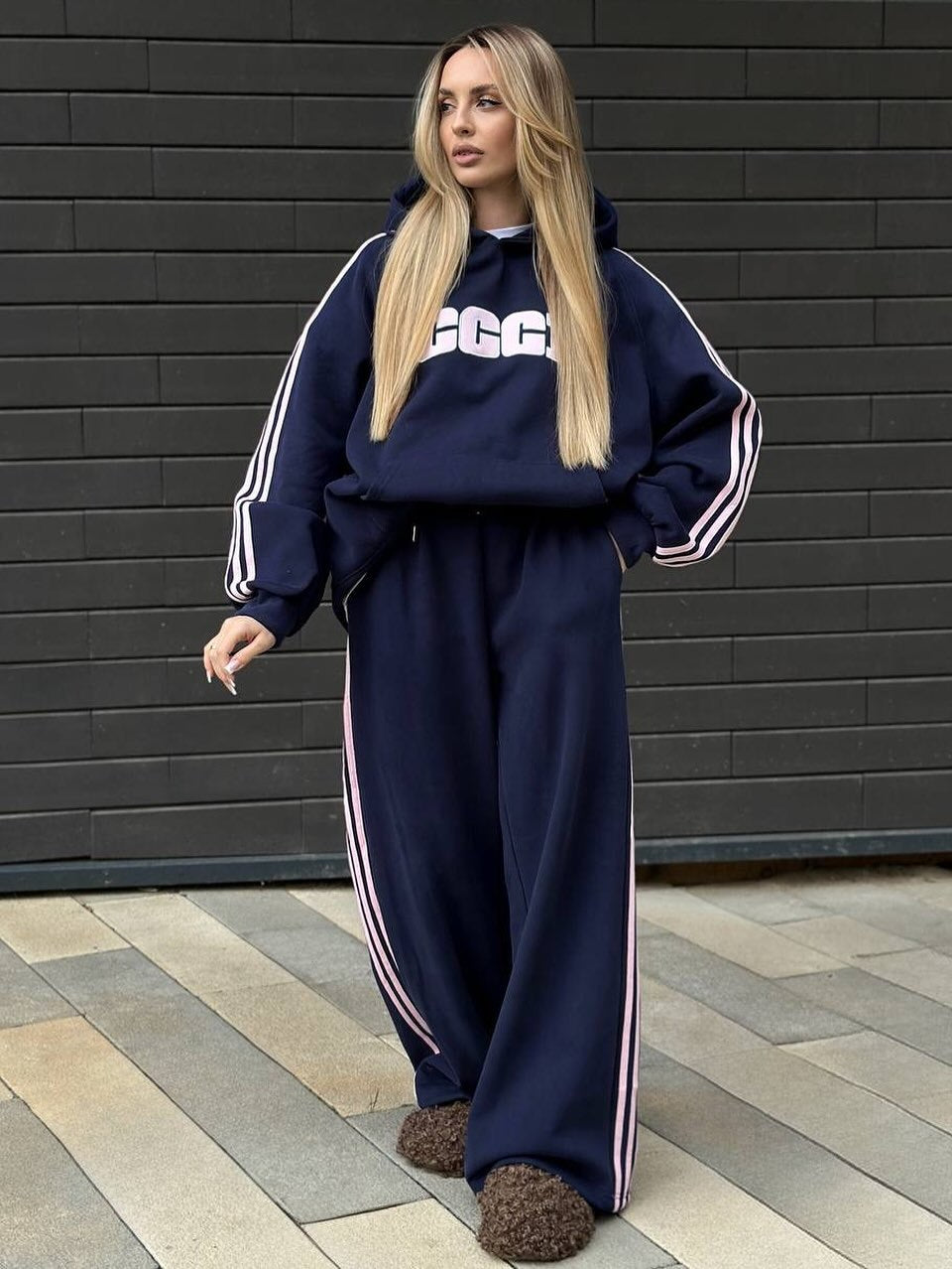 Kvinnors avslappnade hoodie och lösa jogger set Mirla-Eva Jonsson
