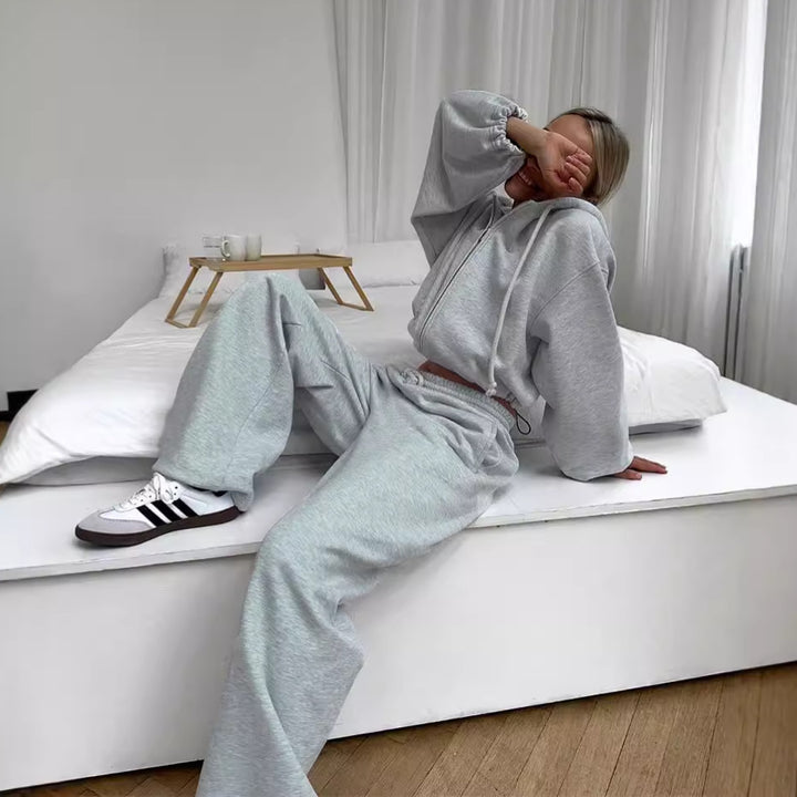 Kvinnors avslappnade hoodie och vida byxor Mirla-Eva Jonsson