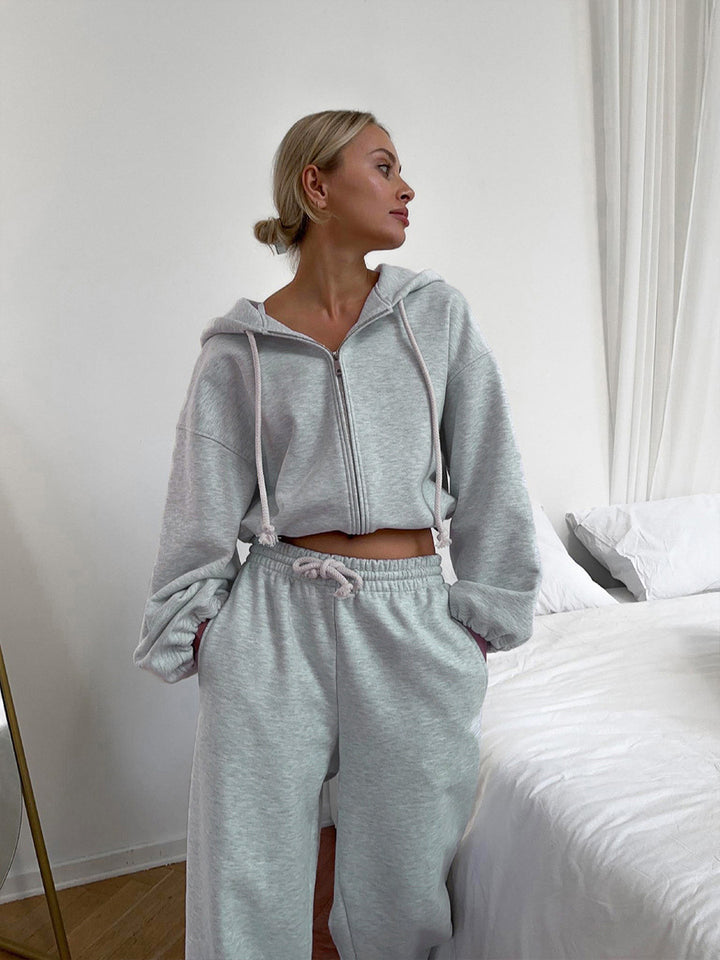 Kvinnors avslappnade hoodie och vida byxor Mirla-Eva Jonsson