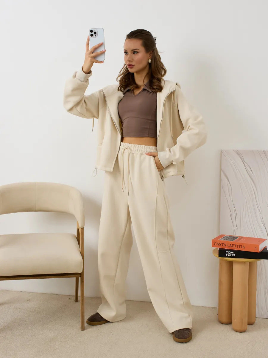 Kvinnors avslappnade hoodie tracksuit med en bred passform och elastiskt midjeband Mirla-Eva Jonsson