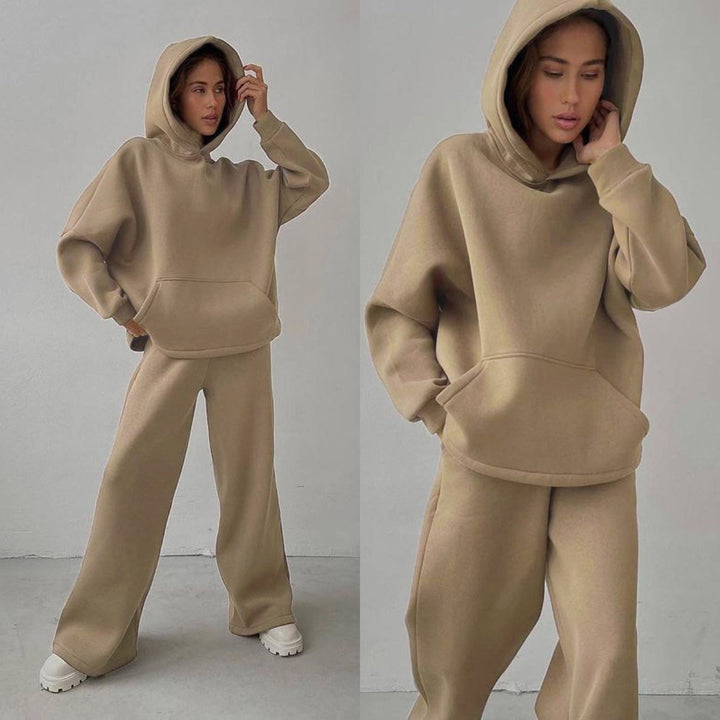 Kvinnors avslappnade huvtröja och joggers look Mirla-Eva Jonsson