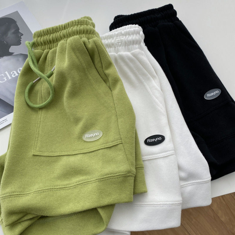 Kvinnors avslappnade joggingshorts med elastisk midja och praktiska sidofickor-Eva Jonsson