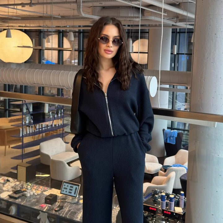 Kvinnors avslappnade jumpsuit med hel dragkedja och breda ben Mirla-Eva Jonsson