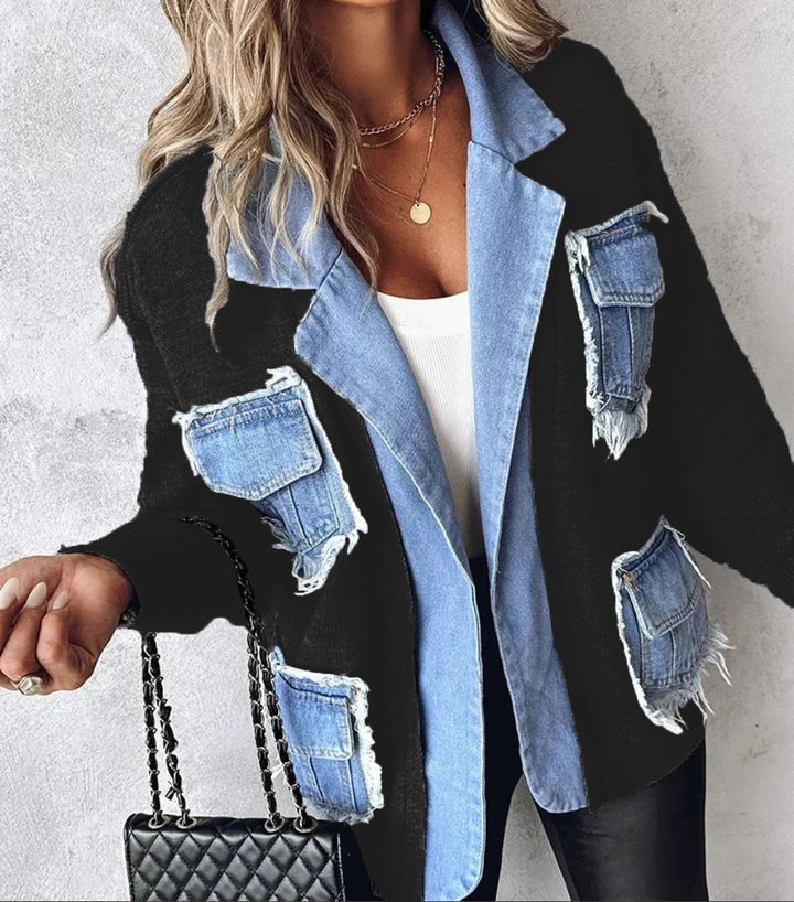 Kvinnors avslappnade kofta med två påsydda bröstfickor och detaljorienterad denim Mirla-Eva Jonsson