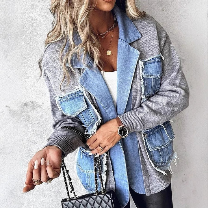 Kvinnors avslappnade kofta med två påsydda bröstfickor och detaljorienterad denim Mirla-Eva Jonsson