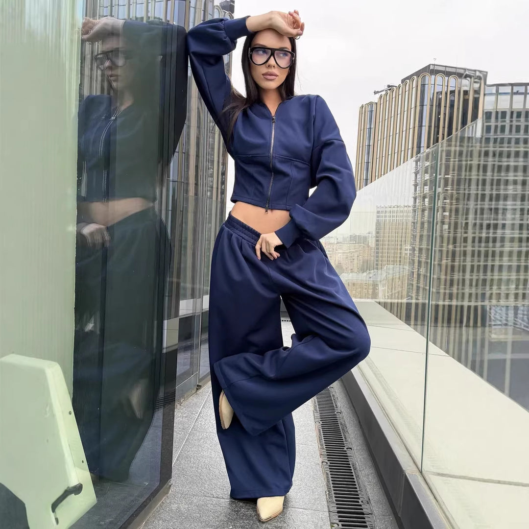 Kvinnors avslappnade kort hoodie och vida byxor i urban stil Mirla-Eva Jonsson