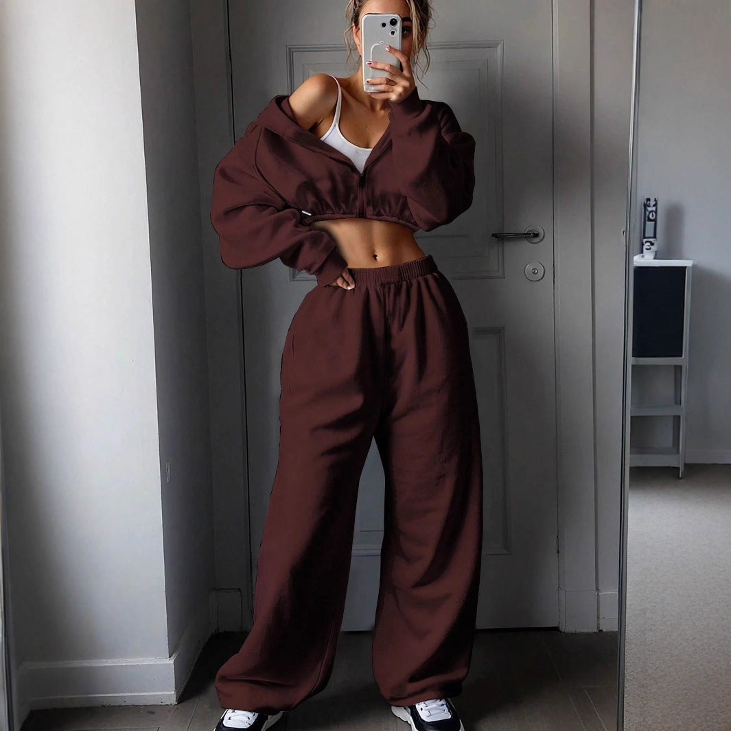 Kvinnors avslappnade kortärmad sweatshirt och breda högmidjade joggingsbyxor set Mirla-Eva Jonsson