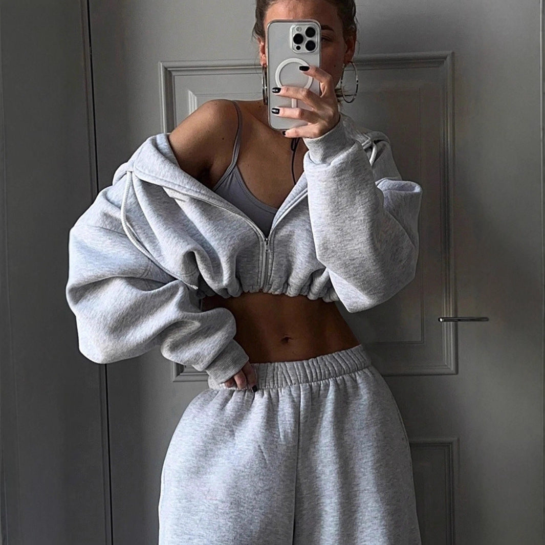 Kvinnors avslappnade kortärmad sweatshirt och breda högmidjade joggingsbyxor set Mirla-Eva Jonsson