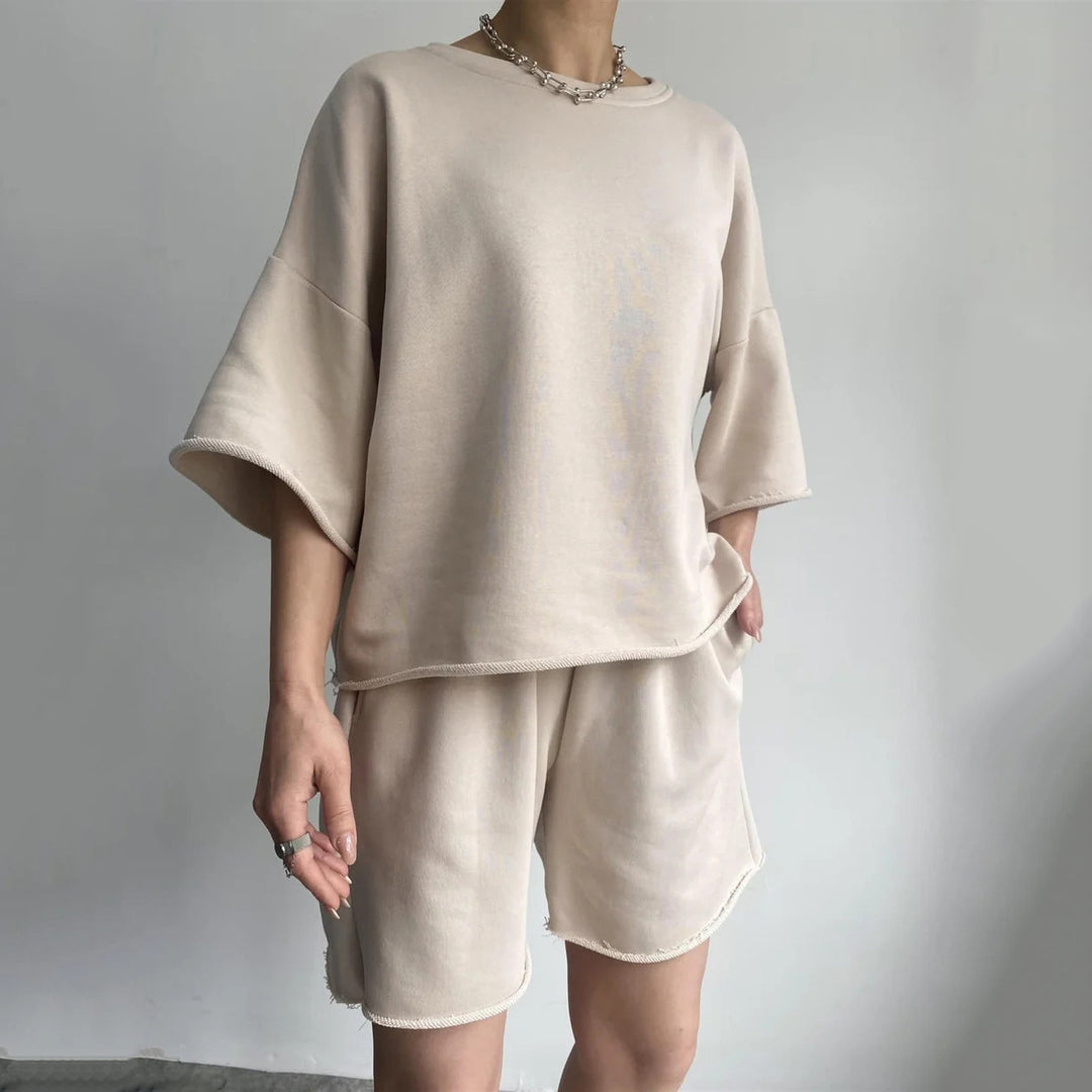 Kvinnors avslappnade kortärmad topp och shorts set Mirla-Eva Jonsson