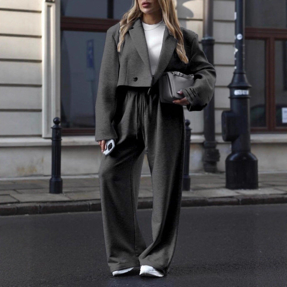 Kvinnors avslappnade kostym i oversized stil med elastiskt midjeband Mirla-Eva Jonsson