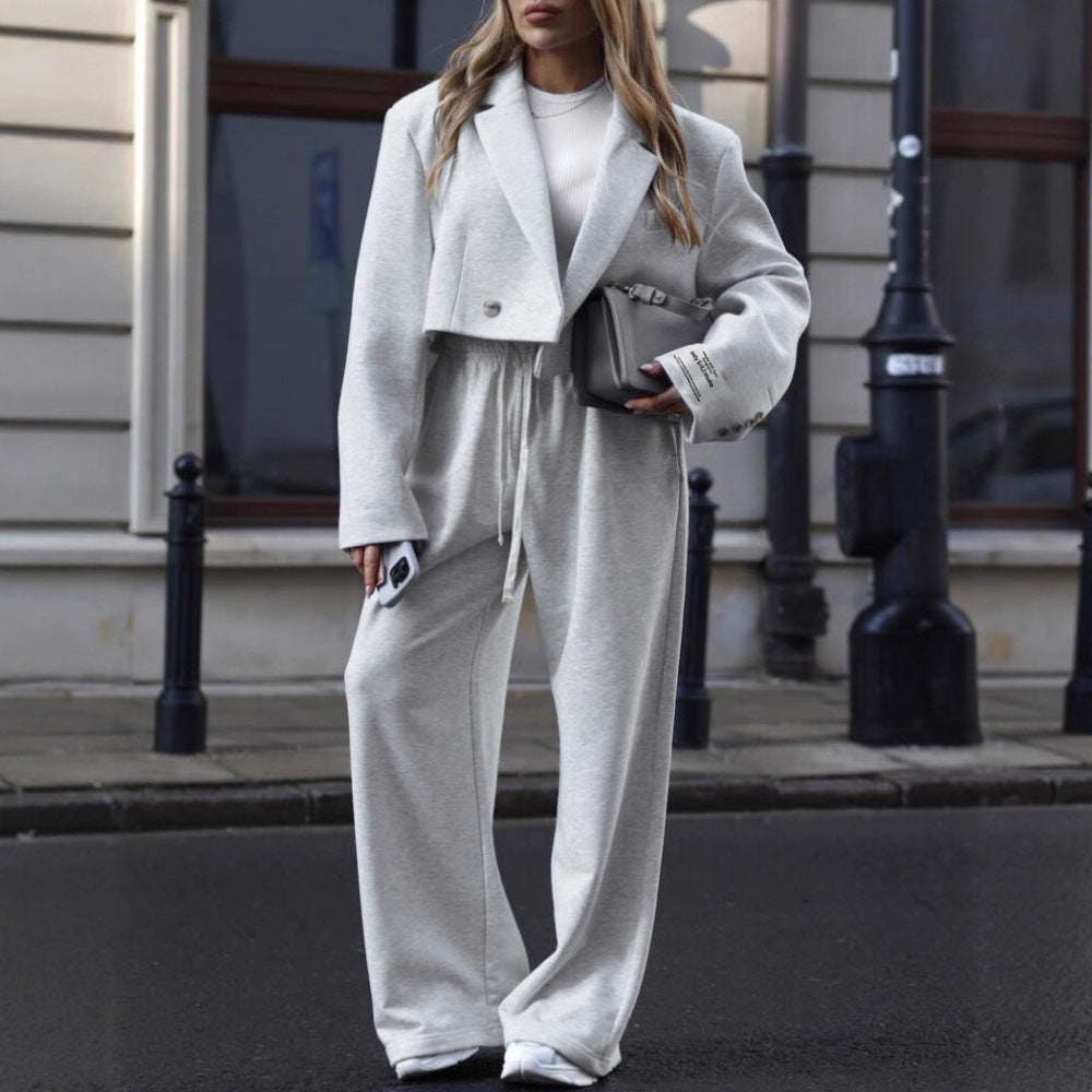 Kvinnors avslappnade kostym i oversized stil med elastiskt midjeband Mirla-Eva Jonsson