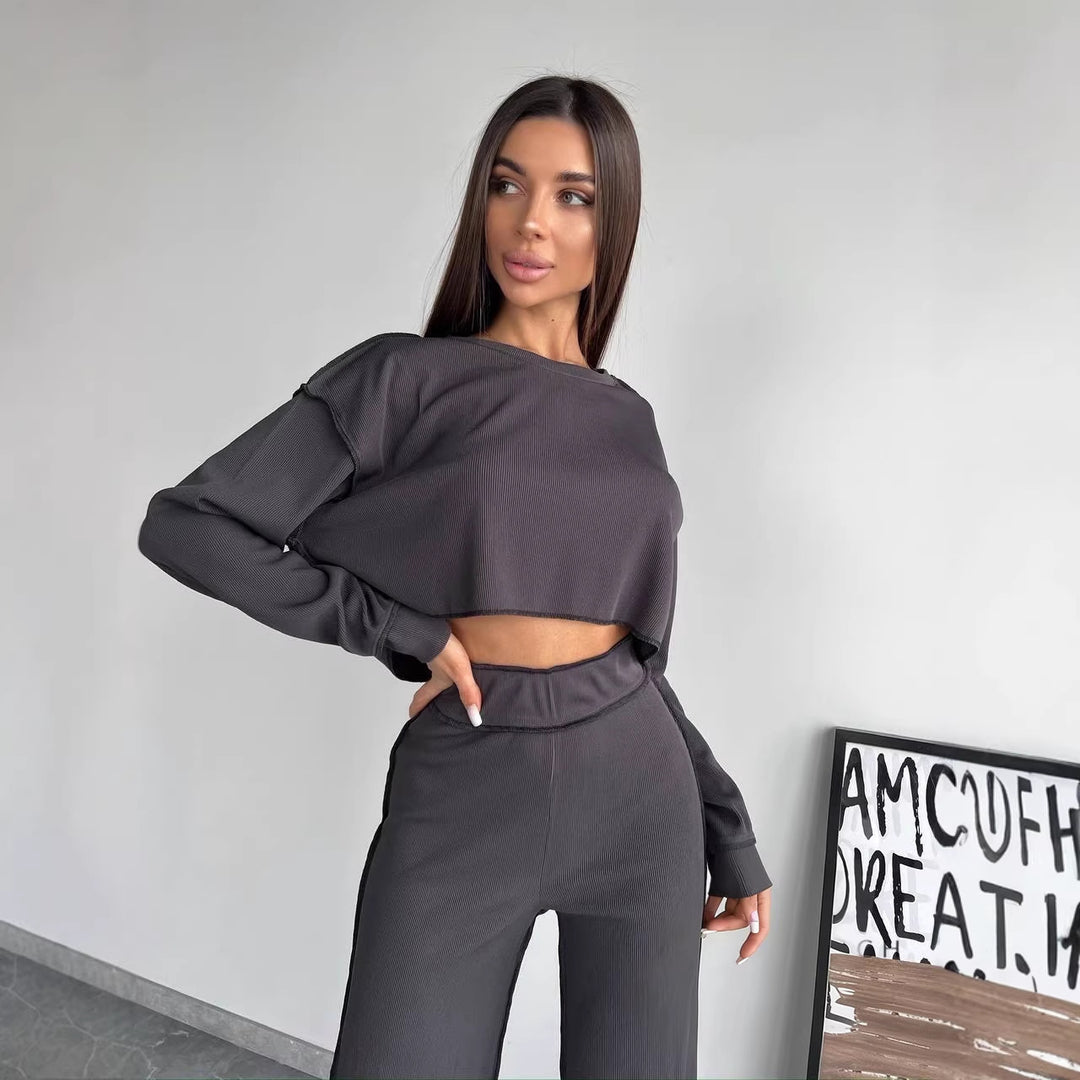 Kvinnors avslappnade lounge set med kort topp och vida byxor Mirla-Eva Jonsson