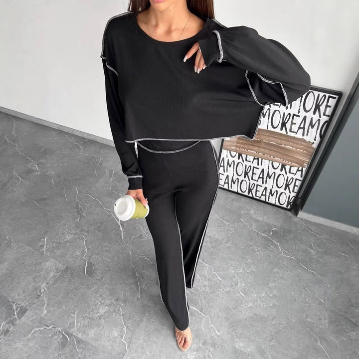 Kvinnors avslappnade lounge set med kort topp och vida byxor Mirla-Eva Jonsson