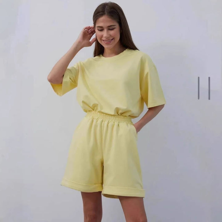 Kvinnors avslappnade lounge-set med oversized t-shirt och shorts Mirla-Eva Jonsson
