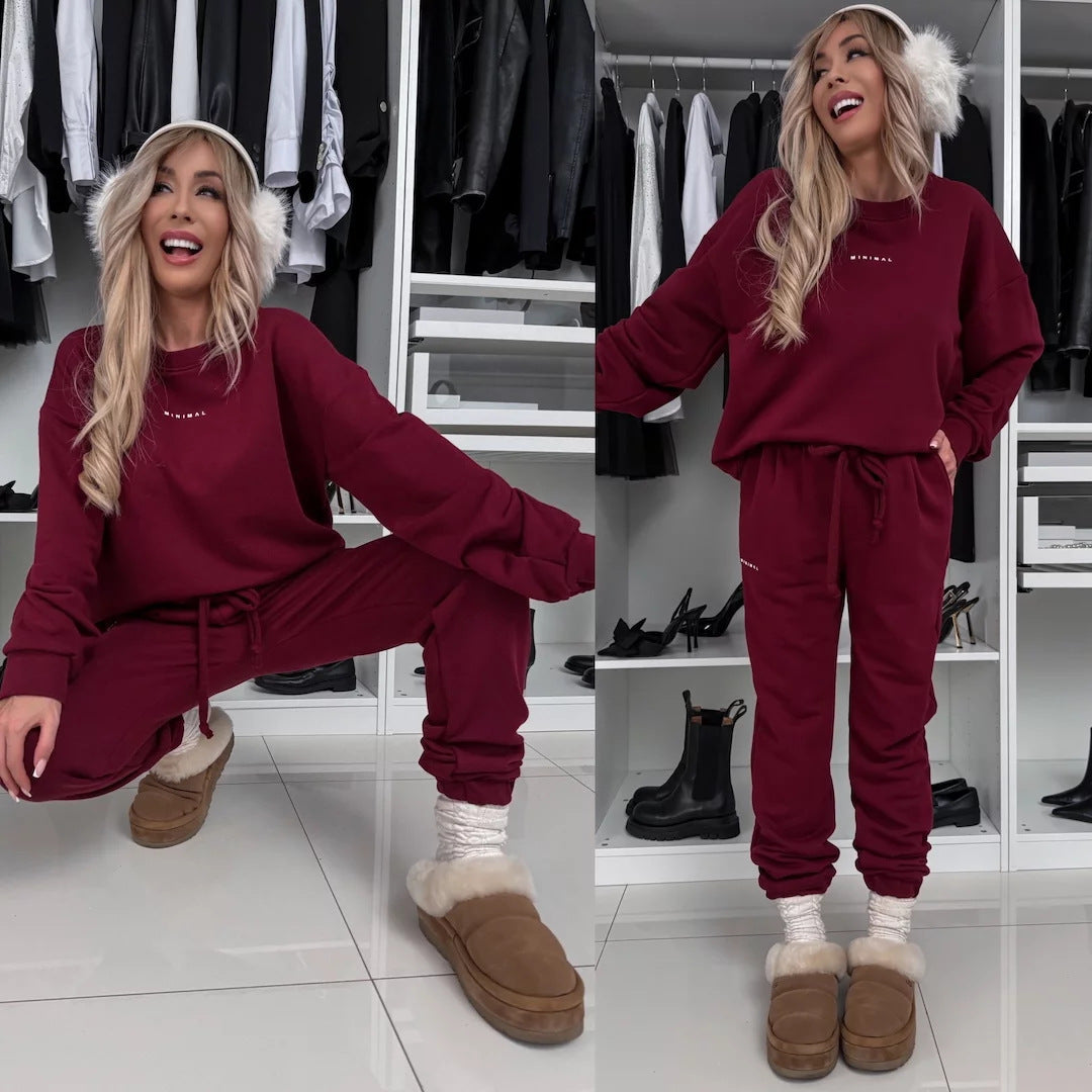 Kvinnors avslappnade loungewear-set med bekväm sweatshirt och mysiga joggers-Eva Jonsson