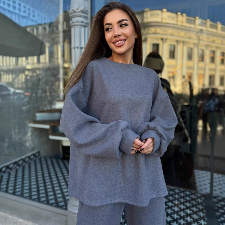 Kvinnors avslappnade och bekväma fleeceoutfit med en lös passform Mirla-Eva Jonsson