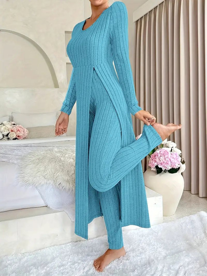 Kvinnors avslappnade och eleganta jumpsuit med sidoklitser Mirla-Eva Jonsson