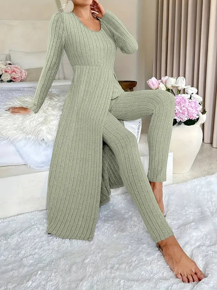 Kvinnors avslappnade och eleganta jumpsuit med sidoklitser Mirla-Eva Jonsson