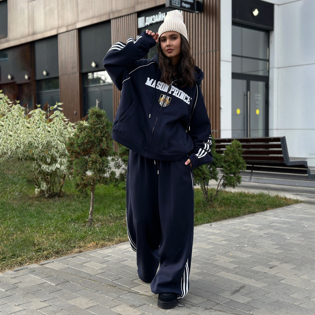 Kvinnors avslappnade och fashionabla huva sweatSuit Mirla-Eva Jonsson