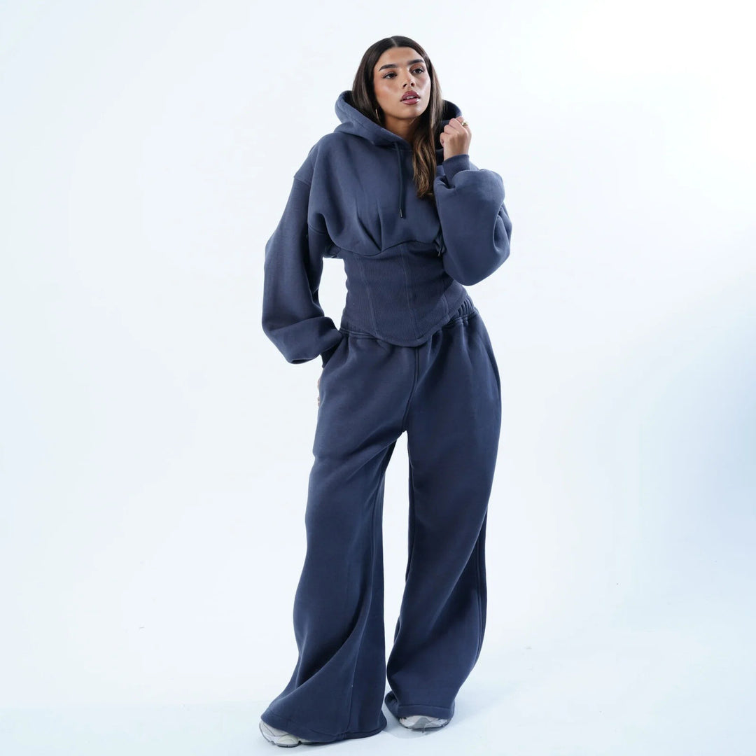 Kvinnors avslappnade oversized hoodie med smickrande passform och bred midja Mirla-Eva Jonsson