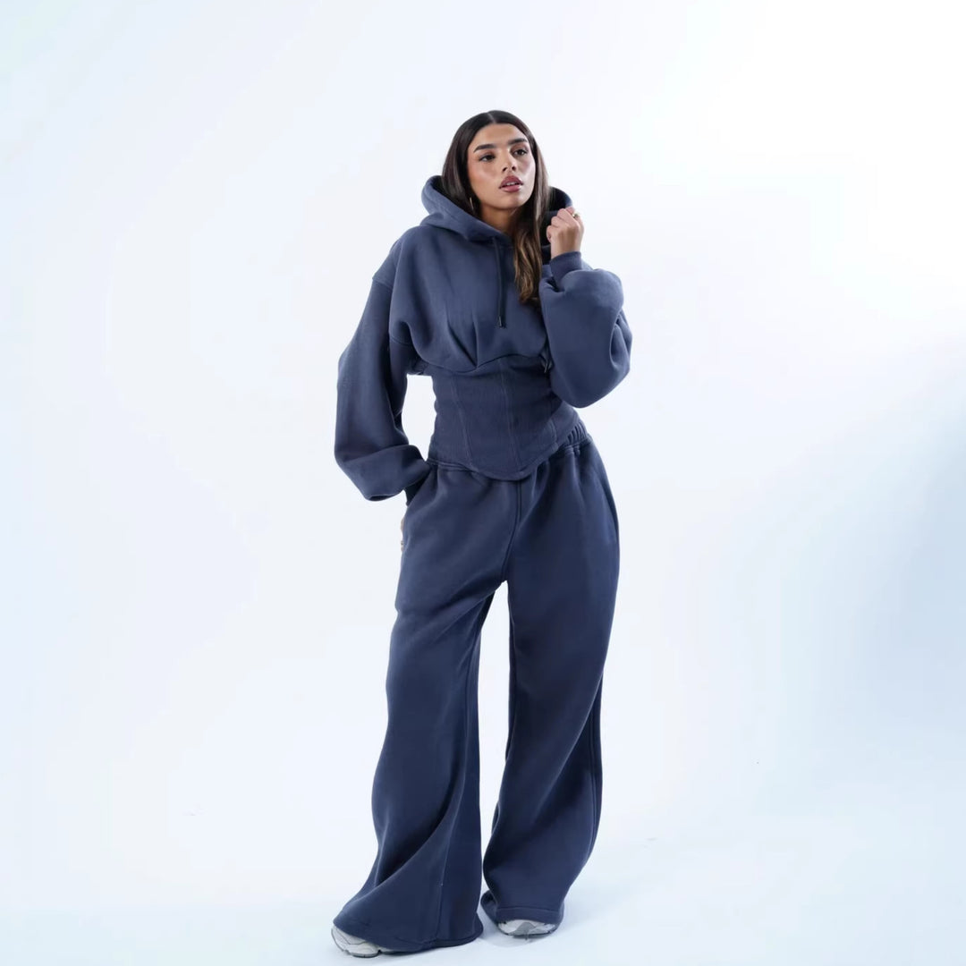 Kvinnors avslappnade oversized hoodie med smickrande passform och bred midja Mirla-Eva Jonsson