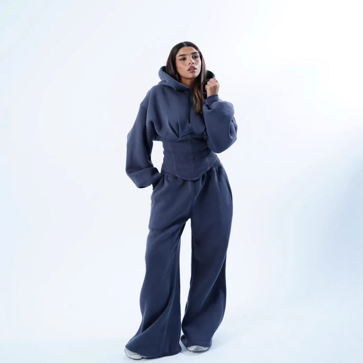 Kvinnors avslappnade oversized hoodie med smickrande passform och bred midja Mirla-Eva Jonsson