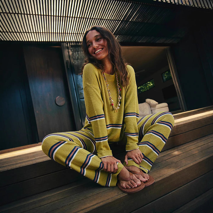 Kvinnors avslappnade randiga lounge set med löst sittande topp och bekväma byxor Mirla-Eva Jonsson