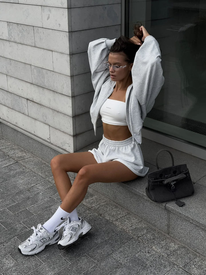 Kvinnors avslappnade set av kort topp och shorts Mirla-Eva Jonsson