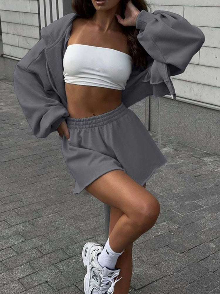 Kvinnors avslappnade set av kort topp och shorts Mirla-Eva Jonsson