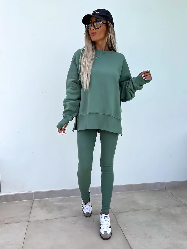 Kvinnors avslappnade sport lounge set med löst sweatshirt och figurnära leggings Mirla-Eva Jonsson