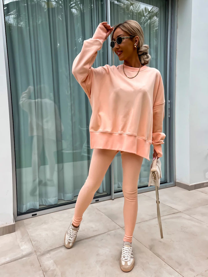 Kvinnors avslappnade sport lounge set med löst sweatshirt och figurnära leggings Mirla-Eva Jonsson