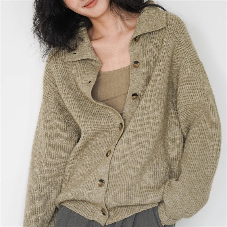 Kvinnors avslappnade stickad cardigan med knappstängning och oversized passform Mirla-Eva Jonsson