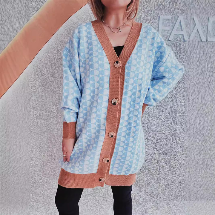 Kvinnors avslappnade stickad cardigan med modern geometrisk mönster och praktiska fickor Mirla-Eva Jonsson