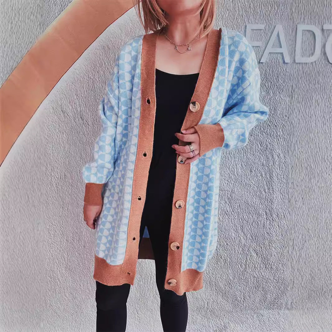 Kvinnors avslappnade stickad cardigan med modern geometrisk mönster och praktiska fickor Mirla-Eva Jonsson