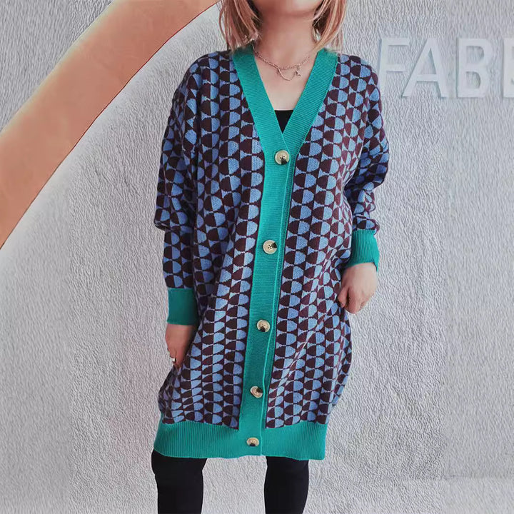 Kvinnors avslappnade stickad cardigan med modern geometrisk mönster och praktiska fickor Mirla-Eva Jonsson