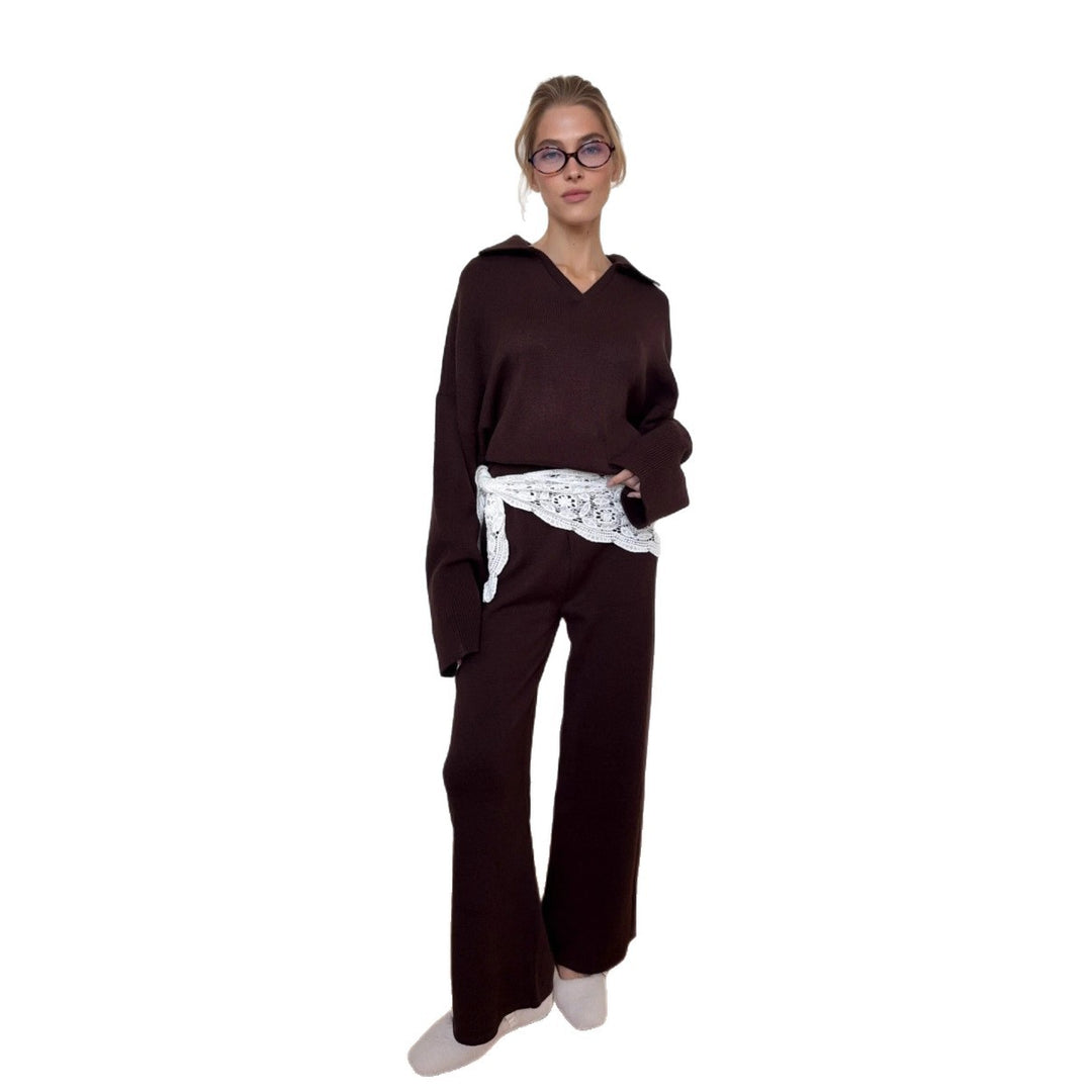 Kvinnors avslappnade stickad ensemble med lös passform och elegant V-hals Mirla-Eva Jonsson
